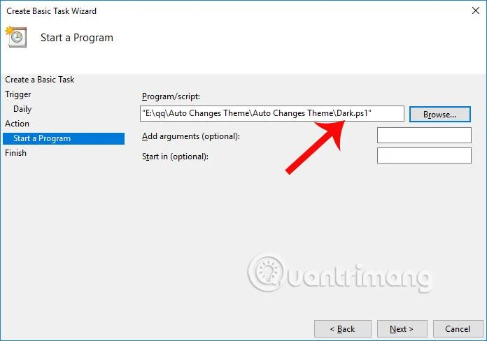 Как автоматично да направите фона тъмен на Windows 10