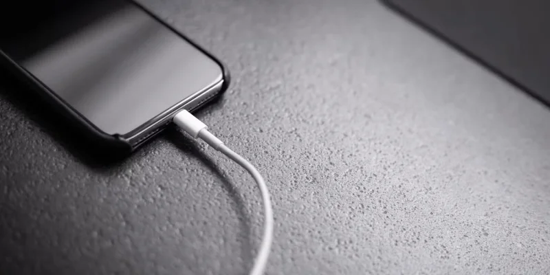 Vilken typ av kabel och laddare behöver din iPhone?