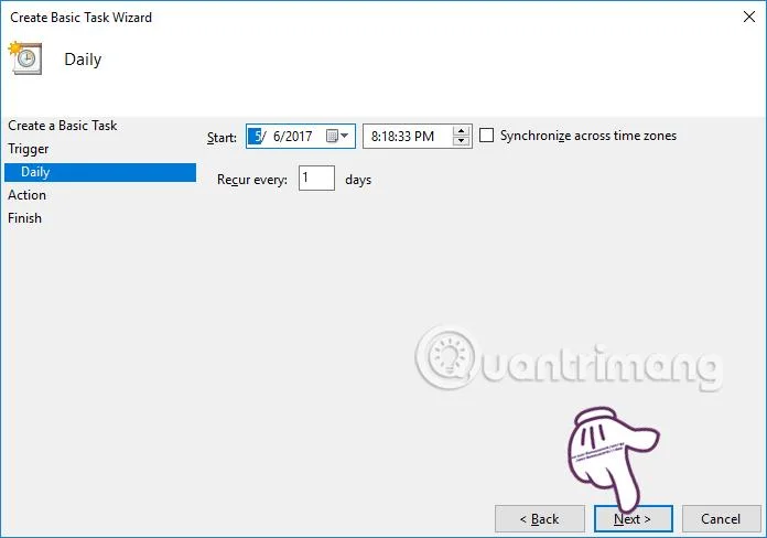 Как автоматично да направите фона тъмен на Windows 10