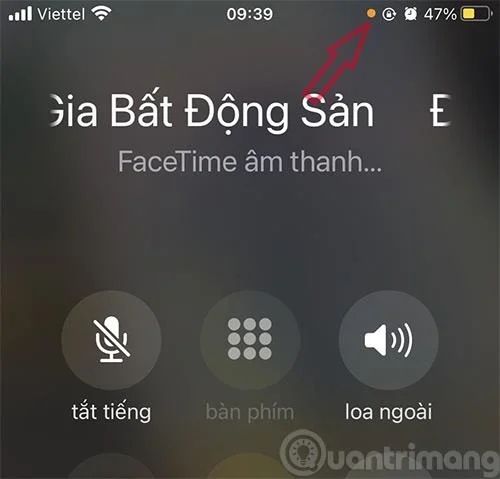Vad är den orange pricken och den gröna pricken i hörnet av iPhone-skärmen? Vad är den orange pricken och den gröna pricken i hörnet av iPhone-skärmen?