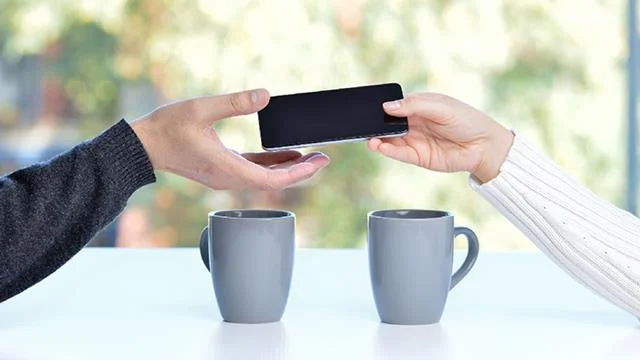 Hur man skyddar personuppgifter när någon annan lånar din telefon Hur man skyddar personuppgifter när någon annan lånar din telefon