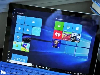 Hur laddar man ner Windows 10 Anniversary Update?